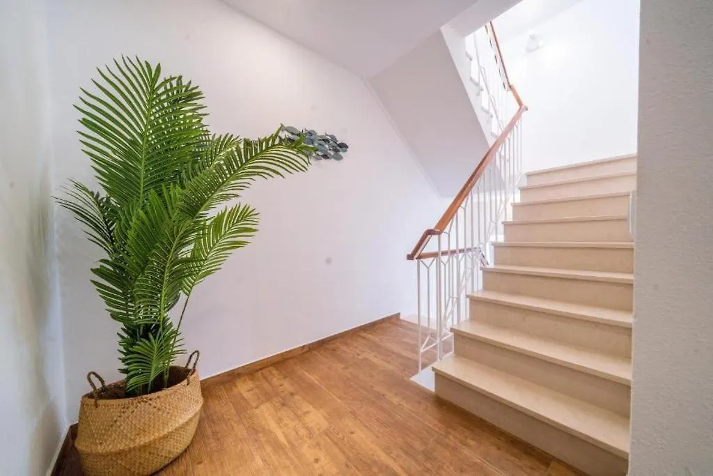 Дом отдыха Oldtown Starfish Beach House 2 Min To The Beach Wifi Албуфейра